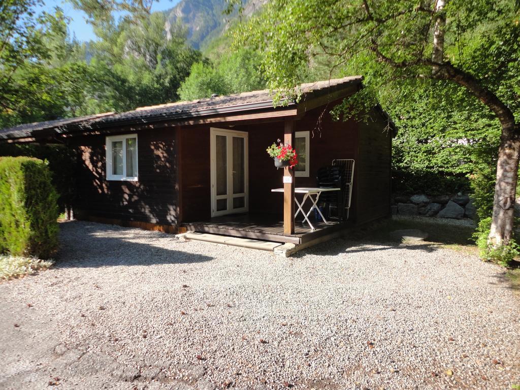 Camping La Cascade Villa Le Bourg-dʼOisans Екстериор снимка